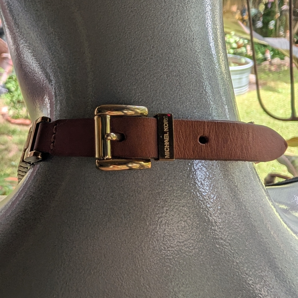 Michael Kors Long Square Link Chain Yellow Gold Tone Metal Thick 3D Leather - Picture 5 of 10